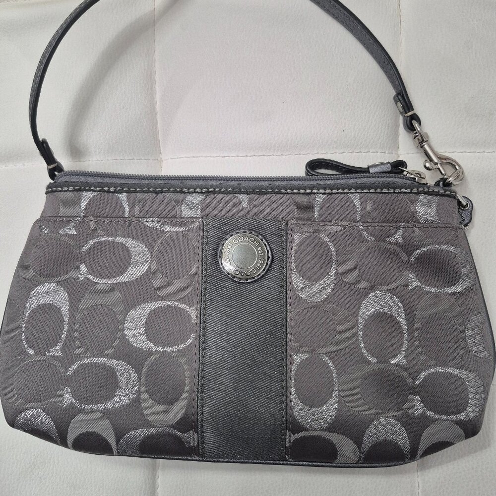 Cartera Coach